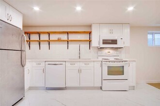 197 Lawnhurst Dr in Hamilton, ON - Building Photo - Building Photo