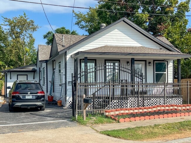 property at 4605 Orange St