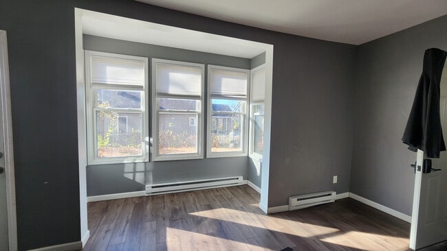 40 Northern Dr, Unit #1 in Troy, NY - Foto de edificio - Building Photo