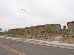 Las Piedras Townhomes in Phoenix, AZ - Building Photo - Building Photo