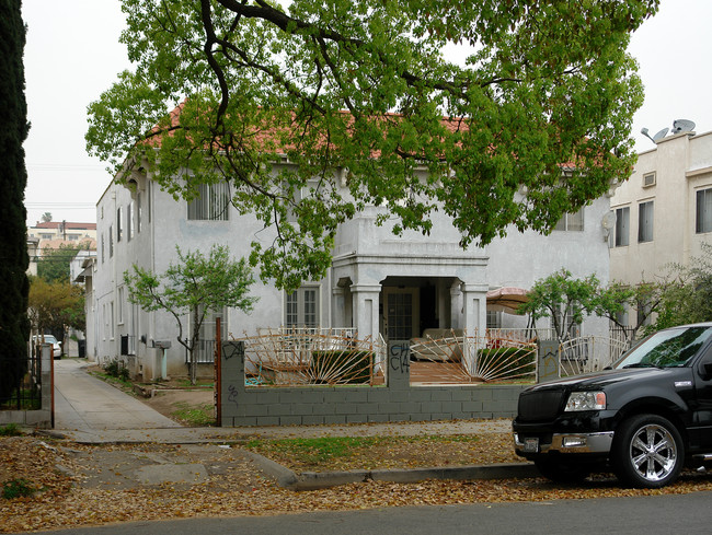 531 N Kenmore Ave in Los Angeles, CA - Foto de edificio - Building Photo
