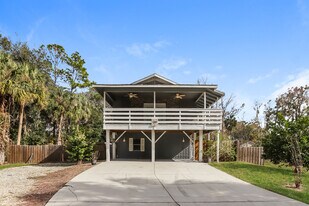 1209 NE 6th Ct in Crystal River, FL - Building Photo