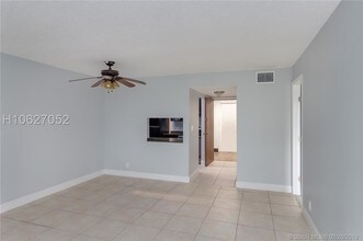 7750 Taft St-Unit -6 in Pembroke Pines, FL - Building Photo - Building Photo