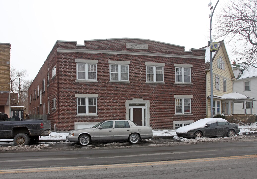 870 Portland Ave in Rochester, NY - Building Photo