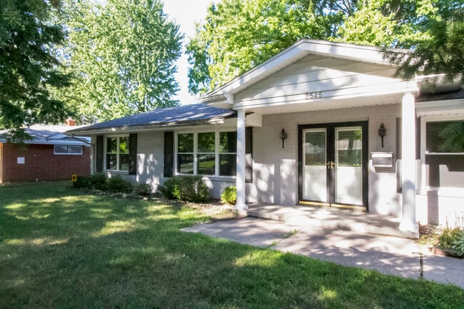 2545 Amara Dr in Toledo, OH - Building Photo - Building Photo