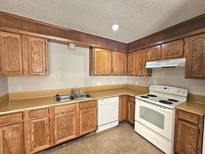 101 E Broadway St in Owasso, OK - Building Photo - Building Photo