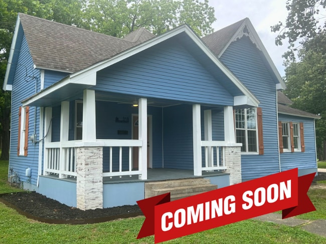 property at 318 S Woodland Heights St