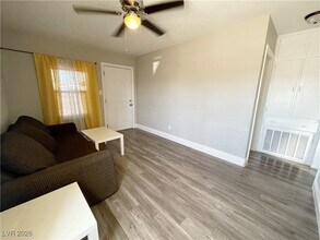 5930 Dodd St in Las Vegas, NV - Building Photo - Building Photo