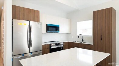 705 Deanne Dr in Weslaco, TX - Foto de edificio - Building Photo