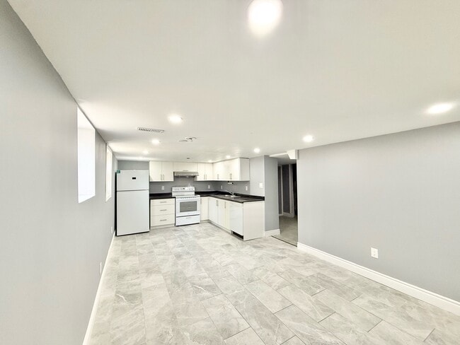 property at 212 Allen St E