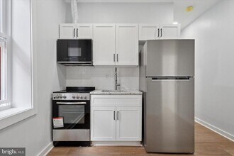 251 S 44th St in Philadelphia, PA - Building Photo - Building Photo