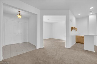 2184 Waterton Rivers Dr in Henderson, NV - Foto de edificio - Building Photo