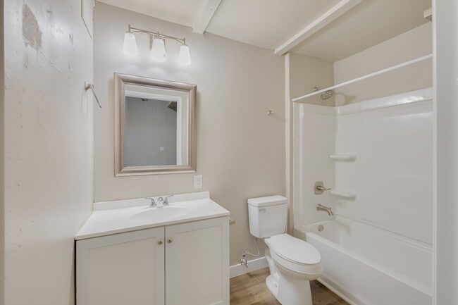 property at 1209 N Main St