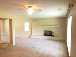 1718 Glen Alta Dr in Irving, TX - Foto de edificio - Building Photo