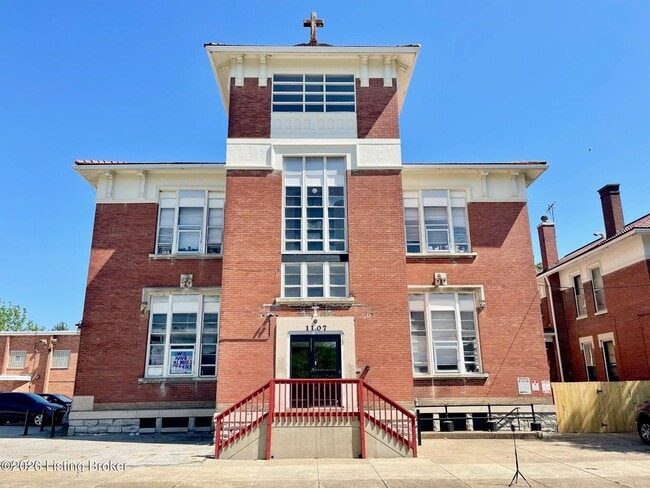 property at 1107 E Kentucky St