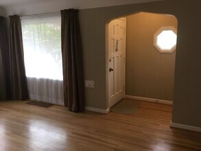 1802 N Willamette Blvd in Portland, OR - Building Photo - Building Photo