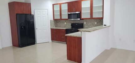 410 SW 9th St, Unit #410 in Fort Lauderdale, FL - Building Photo - Building Photo