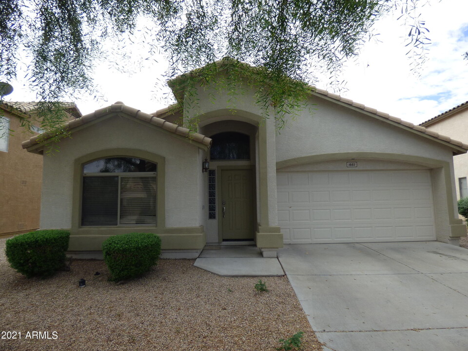 16611 W Taylor St in Goodyear, AZ - Building Photo