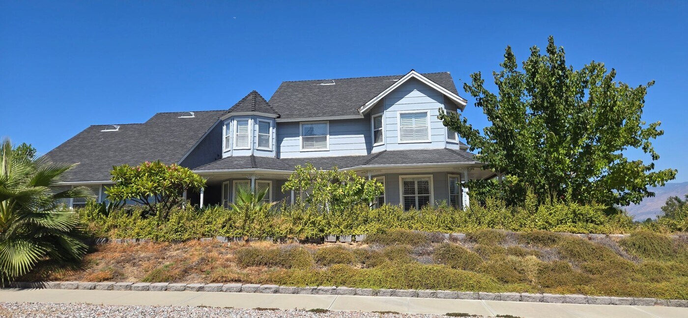 25576 Carrol Ct in Loma Linda, CA - Foto de edificio