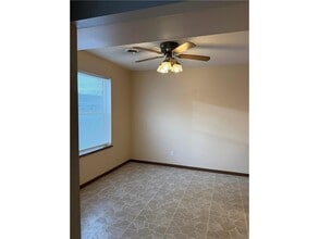 1706 Lincoln Ave in Montevideo, MN - Foto de edificio - Building Photo