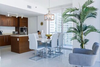 485 Brickell Ave in Miami, FL - Building Photo - Building Photo