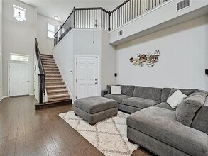 906 Boatswain Wy in Austin, TX - Building Photo - Building Photo