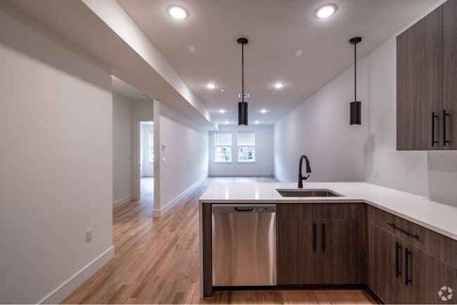 325 Union Blvd in Totowa, NJ - Building Photo - Building Photo