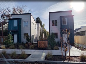 4266 NE Going St in Portland, OR - Building Photo - Building Photo