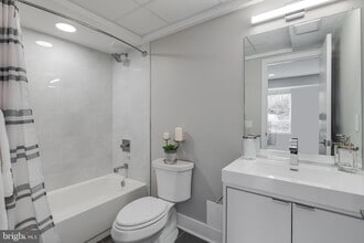 1952 Bryn Mawr Ave, Unit 1B in Philadelphia, PA - Building Photo - Building Photo