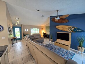 862 SW Carmelite St in Port St. Lucie, FL - Building Photo - Building Photo