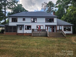 16946 Belle Isle Dr in Cornelius, NC - Building Photo - Building Photo