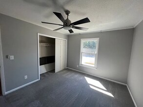 2048 W Main St in Dothan, AL - Building Photo - Building Photo