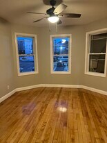 49 Waverly St, Unit Apt.2 in Worcester, MA - Building Photo