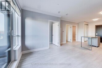 38 Water Walk Dr in Markham, ON - Building Photo - Building Photo