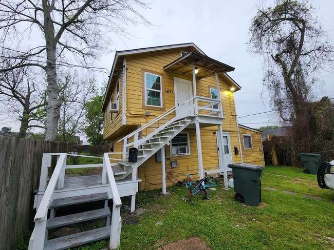 property at 1441-1443 Bolivar St