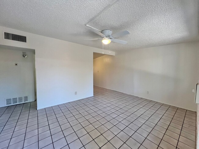 214 W Prince Rd in Tucson, AZ - Building Photo - Building Photo