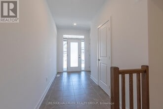 853 Solarium Ave in Ottawa, ON - Building Photo - Building Photo