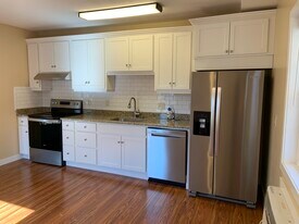 110 Ashburnham St, Unit #4 in Fitchburg, MA - Building Photo