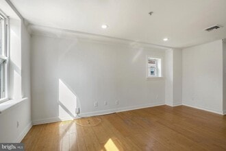 2026 Ridge Ave in Philadelphia, PA - Building Photo - Building Photo