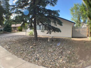 4905 E Broken Bow Dr in Flagstaff, AZ - Building Photo - Building Photo