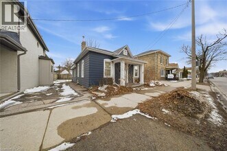 194 Brant Ave in Brantford, ON - Building Photo - Building Photo