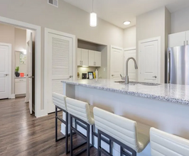 25202 Northwest Fwy in Cypress, TX - Foto de edificio - Building Photo
