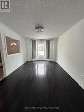 33 Winborne Rd in Vaughan, ON - Building Photo - Building Photo