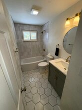 1 Fitch Ln in Greensburg, PA - Foto de edificio - Building Photo