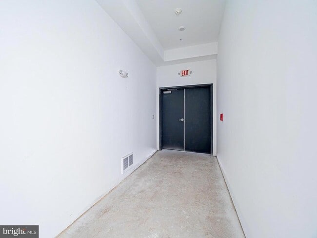 property at 2403 W Thompson St