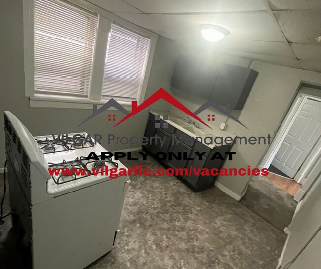658 Connecticut St, Unit Bottom (Basement) in Gary, IN - Building Photo - Building Photo