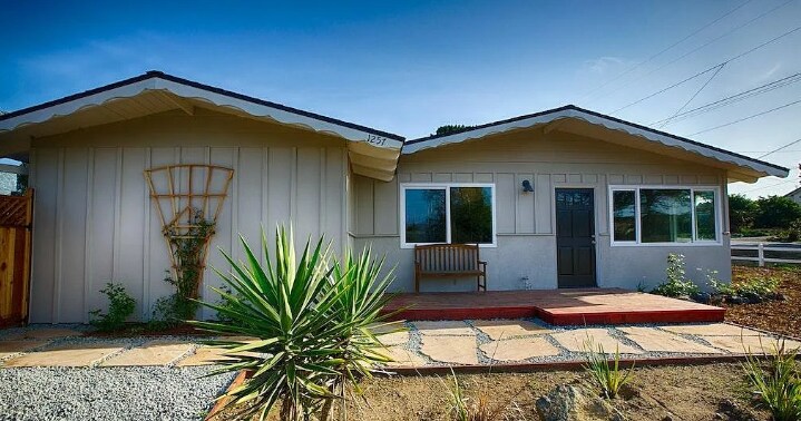 1257 Santa Ysabel Ave in Los Osos, CA - Foto de edificio