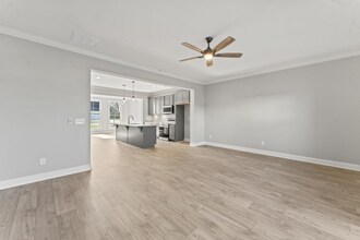 1347 Queenie Johns Dr in Murfreesboro, TN - Foto de edificio - Building Photo