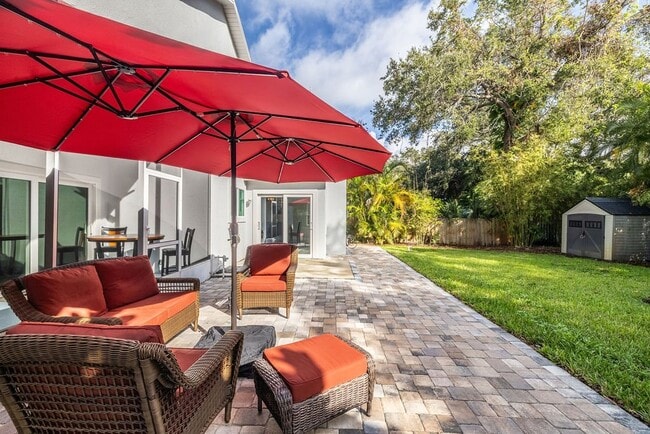 9330 Seagrape Dr in Vero Beach, FL - Foto de edificio - Building Photo