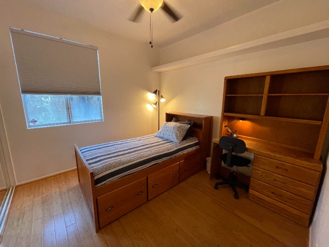 property at 43233 Sawgrass Ln
